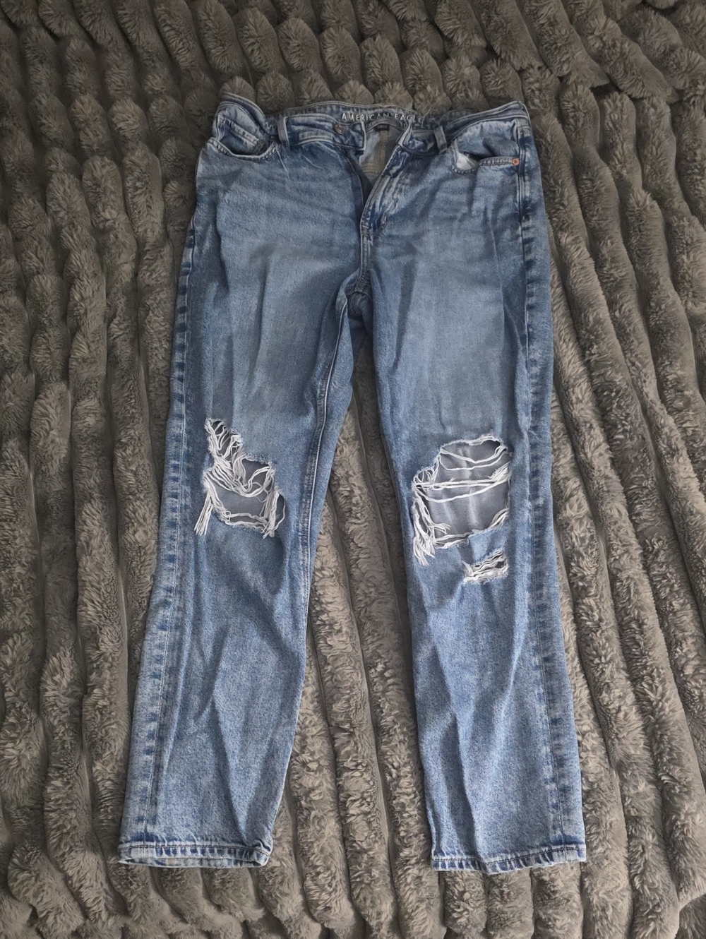 American Eagle Light Blue Distressed Women's Jeans